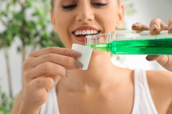 Cara Menggunakan Obat Kumur dengan Benar: 5 Langkah Mudah Cara Menggunakan Obat Kumur dengan Benar: 5 Langkah Mudah