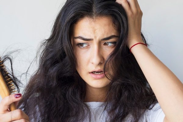 10 Cara Alami Mengatasi Rambut Rontok