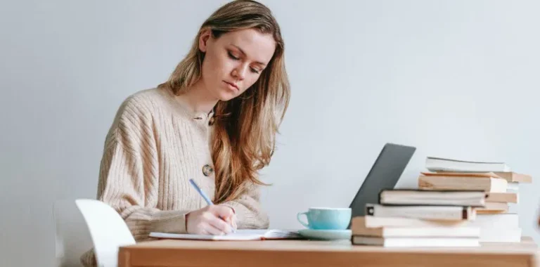 5 Manfaat dan Cara Menulis Jurnal untuk Inspirasi