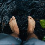 5 Langkah Mudah Menjaga Kesehatan Kaki di Musim Hujan