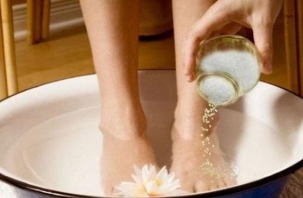 5 Cara Menggunakan Aromaterapi untuk Merawat Kaki 5 Cara Menggunakan Aromaterapi untuk Merawat Kaki