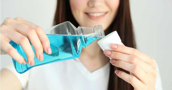 10 Rekomendasi Mouthwash Alami untuk Lidah Lebih Sehat