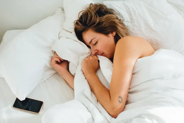 10 Cara Biar Leher Tetap Nyaman Saat Tidur di Perjalanan 10 Cara Biar Leher Tetap Nyaman Saat Tidur di Perjalanan