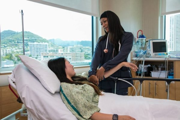 5 Tips Komunikasi Efektif dengan Pasien Lumpuh 5 Tips Komunikasi Efektif dengan Pasien Lumpuh